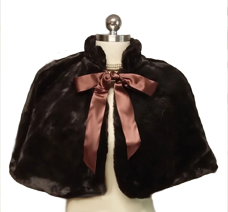*LUXURIOUSLY SOFT & PLUSH FAUX FUR CAPE / CAPELET / JACKET FOR OVER EVENING GOWNS, COCKTAIL DRESSES & PALAZZO PANTS OUTFITS Front Pockets Side Pockets Patch Pockets *LUXURIOUSLY SOFT & PLUSH FAUX FUR CAPE / CAPELET / JACKET FOR OVER EVENING GOWNS, COCKTAIL DRESSES & PALAZZO PANTS OUTFITS Front Pockets Side Pockets Patch Pockets